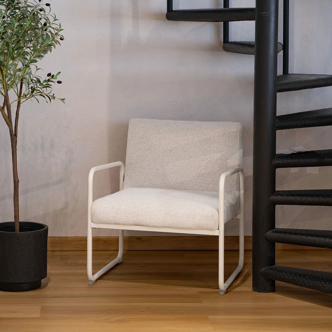 Sillón Bolonia Beige en sala, foto ambientada