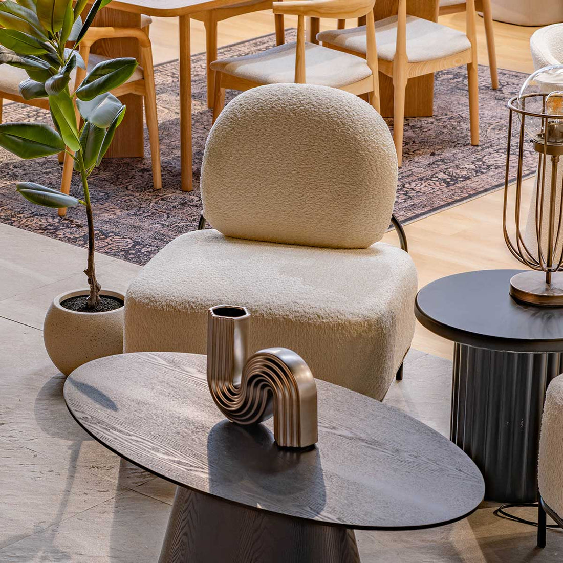 Sillón Individual Chicago Blanco en terraza, foto ambientada