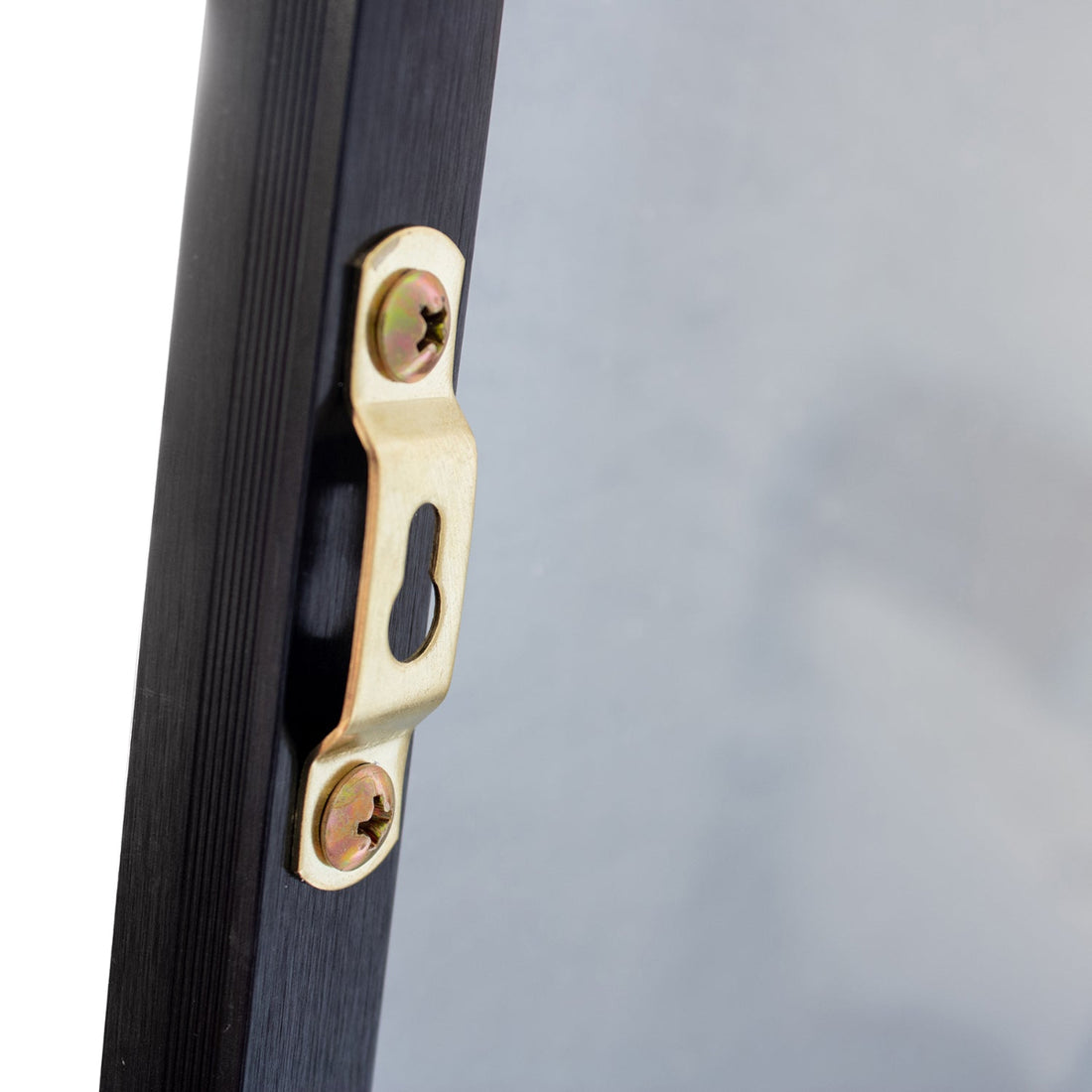 Espejo Seúl 180cm Black Alto Vista a Detalle Tornillos