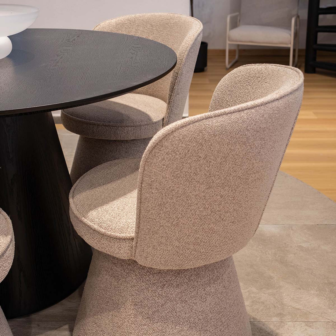 Mesa de Comedor Laredo Negra 120cm Vista de producto 2