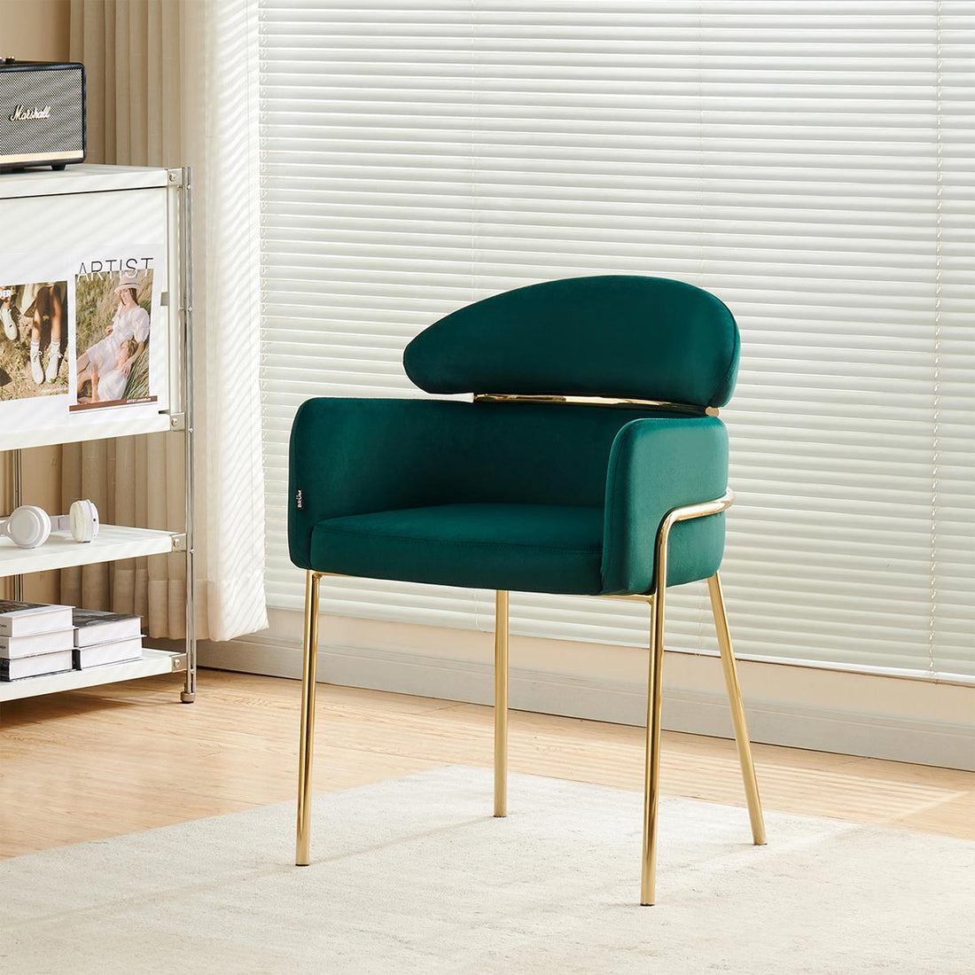 Silla Corey Verde en comedor con Mesa Zadar, foto ambientada