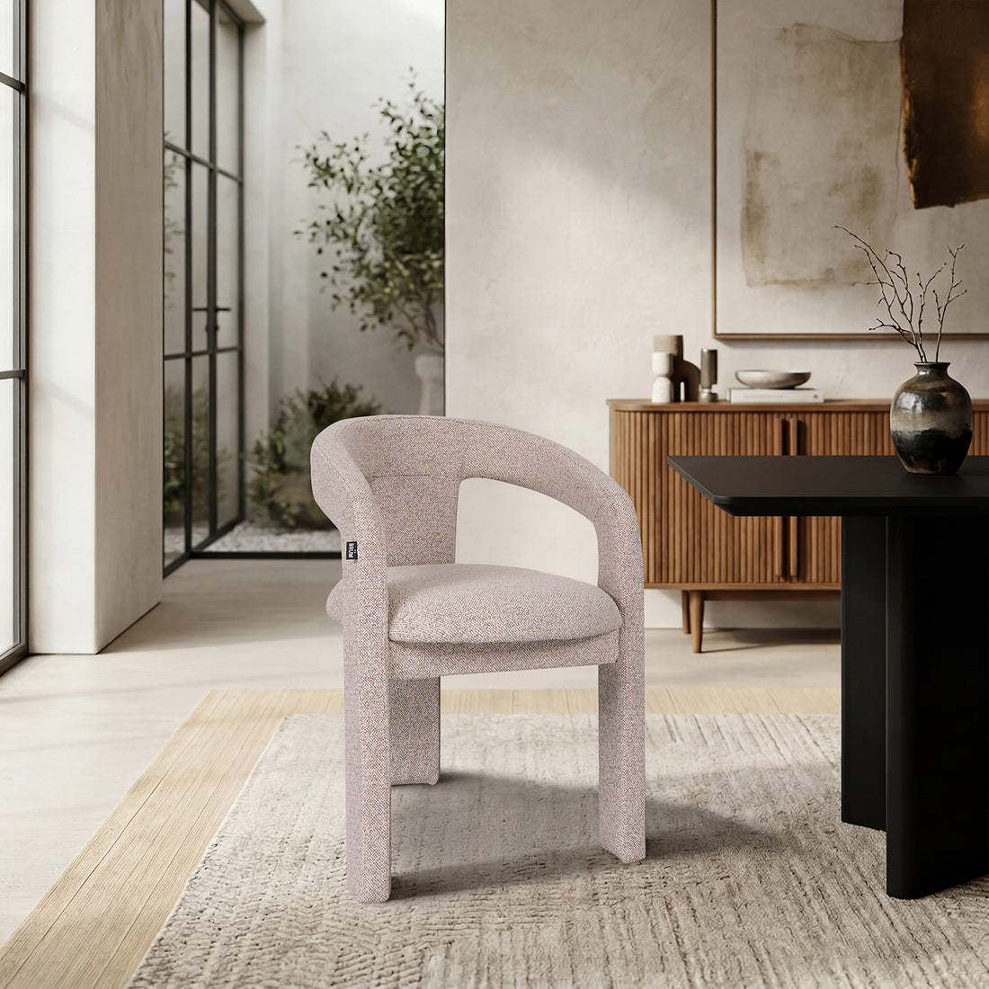 Silla Luca Gris en comedor color negro en cuarto gris