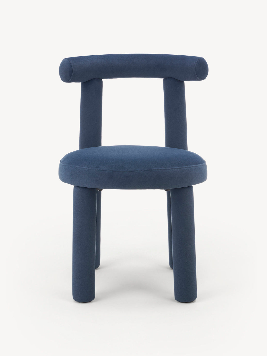Silla de diseño Milán azul marino, vista de frente
