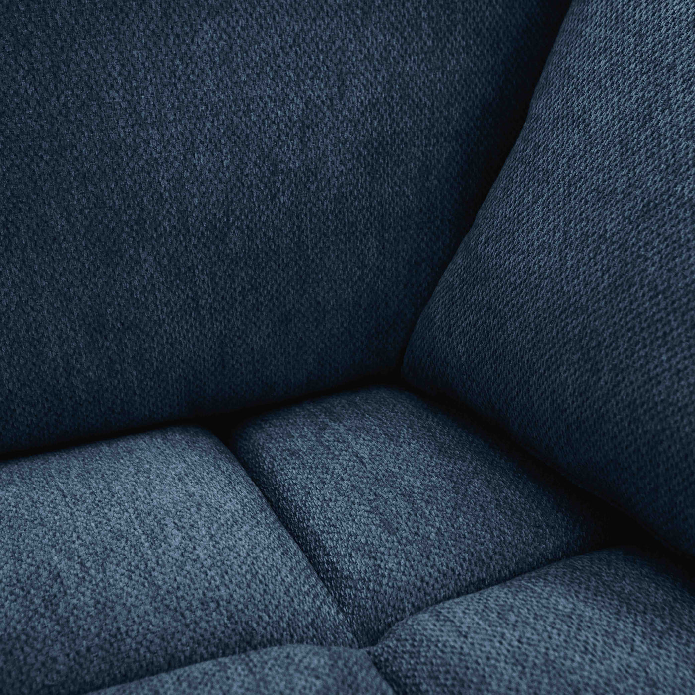 Sofá Modular Croaciaa — SOFÁ CORACIAA AZUL IZQ VISTA EN ZOOM DEL RESPALDO Y ASIENTO