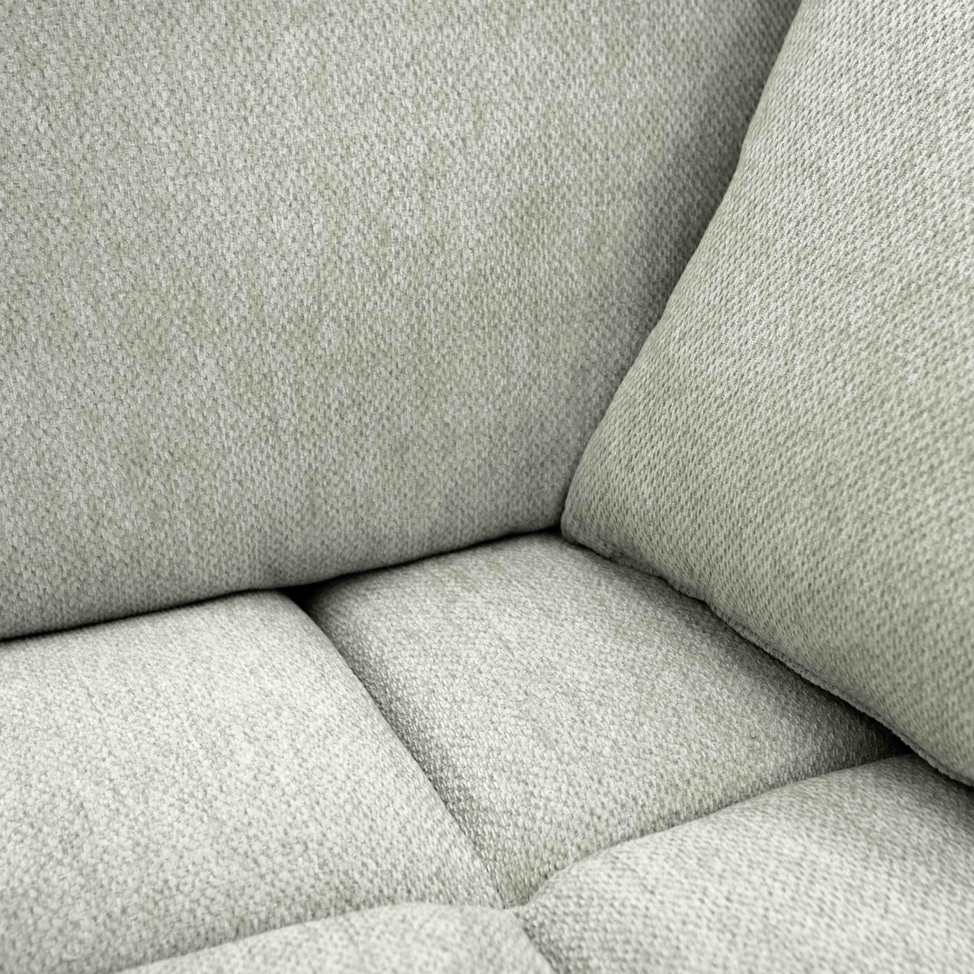 Sofá Modular Croaciaa — SOFÁ CORACIAA GRIS IZQ VISTA EN ZOOM DEL ASIENTO Y RESPALDO