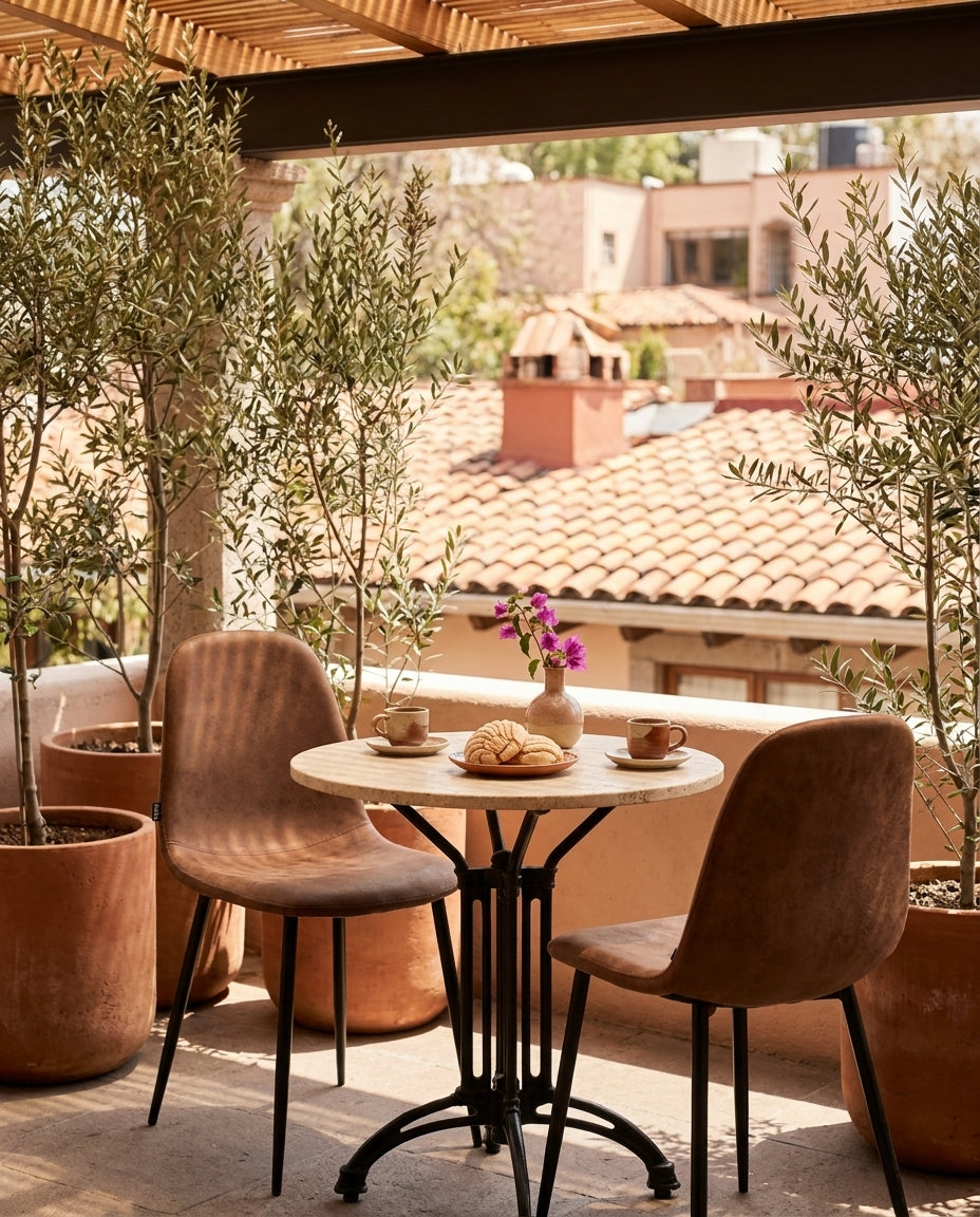 Foto lifestyle C_terraza-bistro-bougainvillea — generado con Gemini Nano Banana